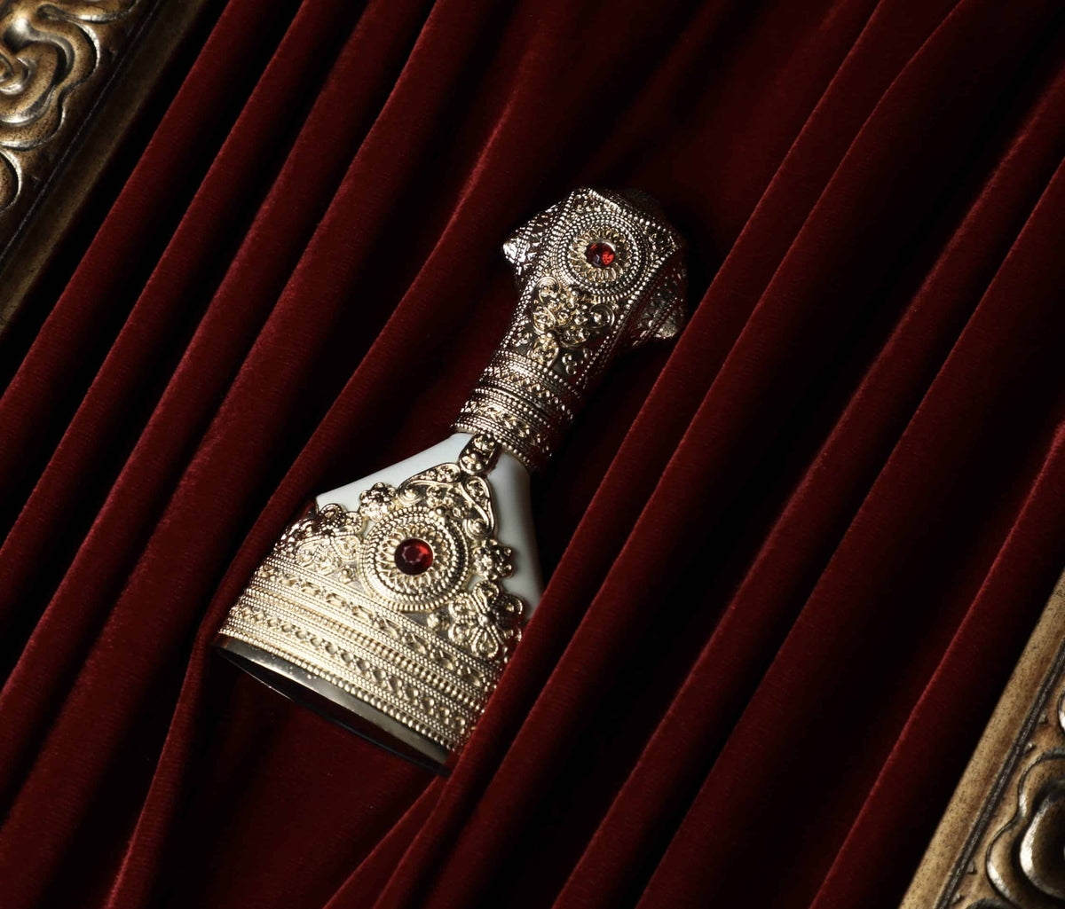 عطر القصر 3 الملكي من أخشاب العود الفاخرة – عطر النخبة المركز – 30 مل